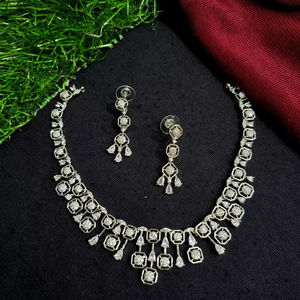 ชุดสร้อยคอเจ้าสาวประดับเพชรแบบอเมริกันและชุดเครื่องประดับต่างหูคลาสสิกสำหรับงานแต่งงานเครื่องประดับสไตล์คลาสสิกสำหรับผู้หญิง - Product Image 1