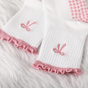 Tùy Chỉnh Vớ Yoga Nữ Thêu Phòng Tập Thể Dục Tập Thể Dục Bông Phi Hành Đoàn Không Trượt Bông Crew Grip Vớ Pilates - Product Image 2