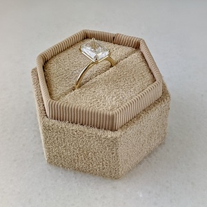 Anillo de Compromiso de Plata de Ley 925 con Moissanita de Corte Princesa Solitario para Mujer, para Bodas y Fiestas, Claridad VVS, Estilo Moderno - Product Image 6