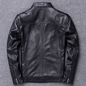 Blouson de motard vintage personnalisé pour homme en cuir véritable avec accents en peau de vache, col montant enduit et logo frontal - Product Image 3