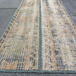 Alfombra Turca de 1.1x2.2 pies, Alfombra Pequeña Vintage, Alfombra Azul con Diseño Floral - Product Image 5