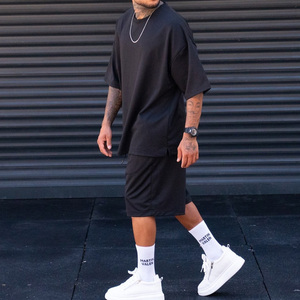 Conjunto informal de dos piezas de verano para hombres de fabricantes de EE. UU.-Camiseta con estampado de pantalla de gran tamaño Pantalones cortos Nueva moda Transpirable Diseño de talla grande - Product Image 1