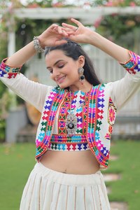 Fabricante profesional islámico Lehenga Choli para mujeres afganas desgaste del partido vestido tradicional - Product Image 4