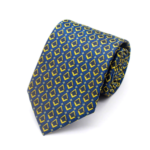 Cravate maçonnique en soie noire confortable, design élégant et formel, idéale pour les cérémonies maçonniques, les rituels, les réunions et les occasions spéciales - Product Image 4