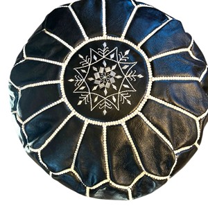 Pouf ottoman rond moderne pliable en cuir marocain, brodé à la main, coussin de sol pour salon et chambre à coucher - Product Image 1