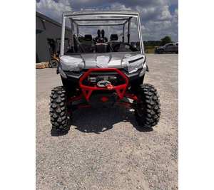 UTV Can-Am Defender MAX X mr 2026 <span class=keywords><strong>DE</strong></span> PRIMERA CALIDAD con puertas semiabiertas HD10 Hyper Silver y <span class=keywords><strong>Legion</strong></span> Red - Product Image 1