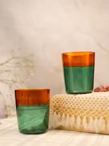 Copa de cóctel de calidad superior Diseño duradero con claridad de cristal y forma clásica para uso en bares y eventos Disponible para la venta - Product Image 2