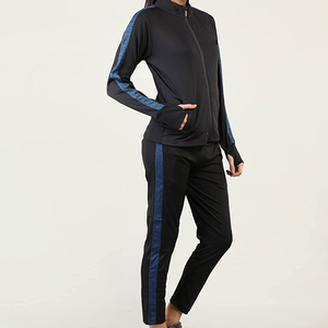 Conjunto de ropa deportiva de dos piezas personalizado al por mayor, Sudadera con capucha para correr y ropa de mujer, conjunto de chándales de mujer, material de algodón - Product Image 3