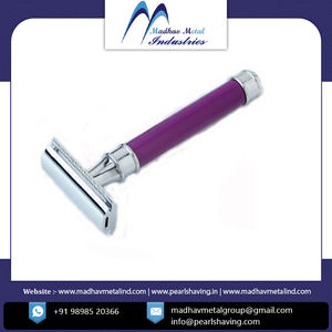 Compre la maquinilla de afeitar de mango largo de metal de latón de hoja de doble filo modelo de etiqueta privada para hombres - Product Image 2