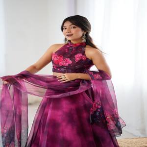 Ensemble Lehenga Choli VASTRA COTTAGE en organza pur, imprimé numérique, travail de zari, avec dupatta en toile évasée, tenue de fête et de mariage - Product Image 4