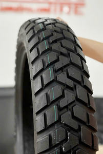 Neumático Tubeless KUMATIRE K525 de Alta Resistencia 110/90-16 para Conducción en Calle y Condiciones de Carretera Mixtas - Product Image 2