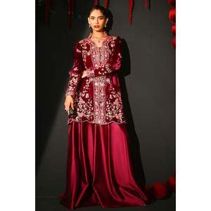 Conjunto de Traje para Mujer Safina - Elegante Conjunto de Dos Piezas - Product Image 1