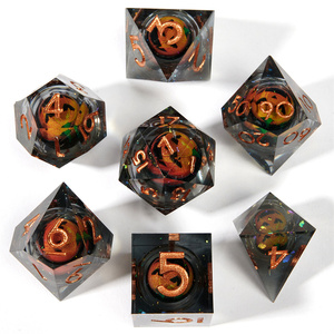 Les dés <span class=keywords><strong>Rpg</strong></span> polyédriques à bords tranchants contiennent un ensemble de dragons de boules de citrouille mobiles et de dés de jeu de donjon - Product Image 1