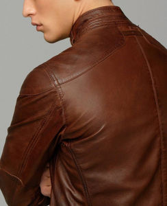 Veste en cuir de qualité supérieure durable et élégante pour homme avec col montant Veste en cuir en tissu de saison d'hiver à coupe confortable en vente - Product Image 3