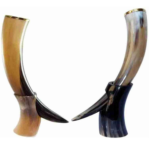 Jarra Vikinga de Cuerno de Búfalo Tallada a Mano, Ecológica y Personalizada, Jarra de Cerveza Plateada - Product Image 1