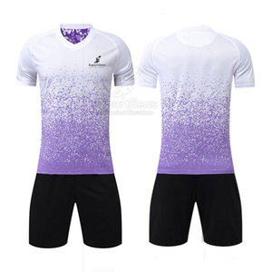 ชุดเสื้อฟุตบอลพร้อมวัสดุที่นุ่มและทนทาน - Product Image 2