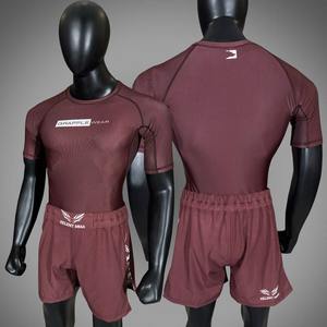 Ensembles de Rashguard MMA pour hommes de haute qualité Short de grappin avec logo personnalisé Short de combat Jiu Jitsu à séchage rapide Ensembles courts longs fabriqués - Product Image 1