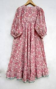 Collection vente en gros longue robe en rayonne col en V fente latérale Unique conception de teinture par cravate demi manches bouton coupe ample pour le printemps - Product Image 2