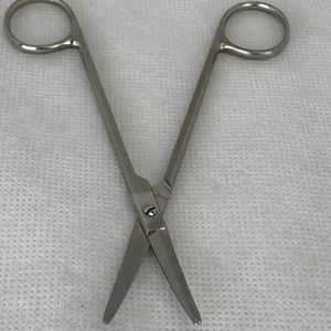 กรรไกรตัดจมูก ใบมีดโค้ง 40 มม. ยาว 14.6 ซม. ปลายกึ่งแหลม - Product Image 1