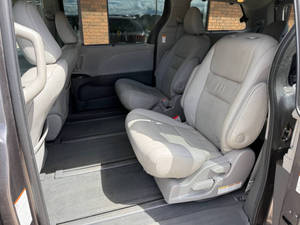 Asientos de Cuero para Sienna 2019 con Volante a la Izquierda, R15, Tracción Delantera - Product Image 4