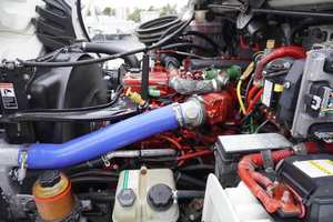 Camión Volquete de Plataforma M2-106 2015 – Motor ISL, Eje Tándem, 60k GVWR, Resistente y Fiable para Uso en Construcción y Comercial - Product Image 5