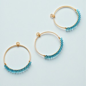 Breloque en forme de cercle en topaze bleue suisse perlée à faire soi-même pour la création de bijoux - Product Image 1