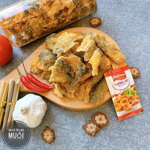 ปลาแซลมอนทอดกรอบกรอบอร่อยผิวไข่เค็มจากเวียดนามขนมเพื่อสุขภาพ
