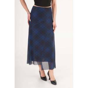 Falda Midi LUSTRIN para Mujer, Corte Asimétrico, Diseño a Cuadros, Color Azul Saxony, Venta al Por Mayor - Falda Elegante de Poliéster para Colección de Boutique - Product Image 4