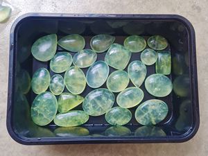 Cabochon de Prehnite naturelle en forme de mélange de pierres précieuses de Prehnite de qualité supérieure Cabochons de pierres précieuses de Prehnite en vrac prêts à être expédiés Wow Gems - Product Image 3