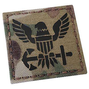 Étiquette de logo de marque personnalisée découpée au laser haute définition pour la vente en gros de vêtements - Product Image 6