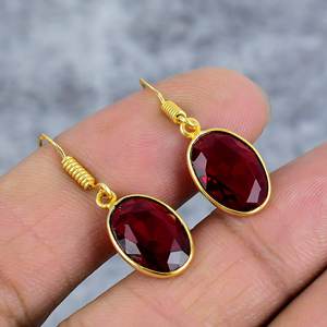 Pendientes Minimalistas de Plata de Ley 925 con Corte Ovalado de Granate Rojo, Chapados en Oro, Modernos, para Bodas y Fiestas - Product Image 1