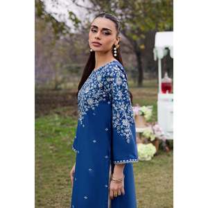 Conjunto de Traje Bordado de 3 Piezas para Mujer, Estilo Batik, con Dupatta Bordada de Chifón y Pantalones Bordados, Modelo BIC-4812 - Product Image 6