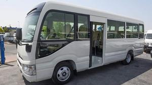 Toyota Coaster 2020 Usada en Buen Estado, 30 Asientos, Motor V8 de 4.2L, Transmisión Manual - Product Image 3