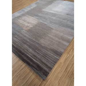 พรมขนสัตว์ถักมือลาย Kavi ผสมไหมไผ่ สีเบจและสีน้ำตาลโทนอ่อน ลายแบบนามธรรม รูปทรงสี่เหลี่ยมผืนผ้า สำหรับห้องนั่งเล่นวัยรุ่น - Product Image 2