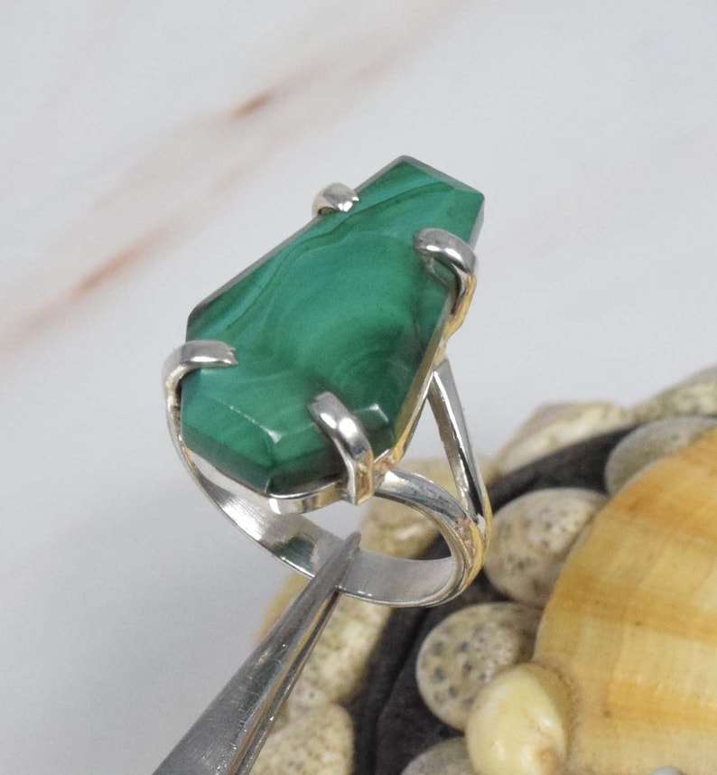 สีเขียว