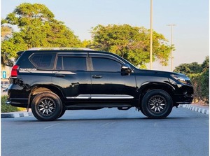 Toyota Prado 2017 VXR Full Option Toit ouvrant |   Boîte isotherme |   Sièges électriques |   Sièges en cuir très propres et en parfait état - Product Image 4