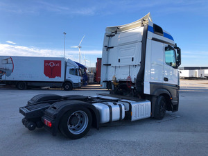 2016 Mercedes-Actros 1842 Unidad de tractor de camión diésel 6x4 Rueda motriz Dirección izquierda Usado Euro 2 371hp 21-30T Capacidad de carga - Product Image 6