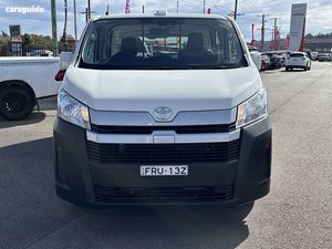 Hi-ace LWB 2024 Usada Blanca con Bajo Kilometraje - Product Image 3