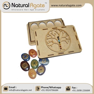 Compre el mejor juego ovalado de Chakra grabado con caja de regalo de árbol de la vida de piedra de Chakra a precio mayorista - Product Image 2
