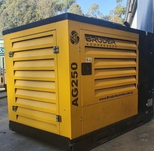 Compresor de Tornillo Rotativo AG250 - 250cfm: Accionado por Diésel - Product Image 1