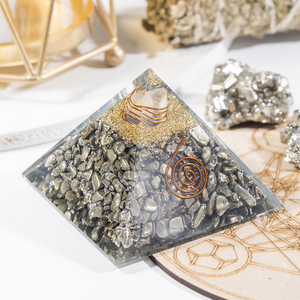 Vente en gros de pyramides de guérison en orgone et pyrite, pierres semi-précieuses pour la méditation et la décoration - Product Image 6