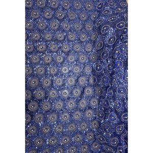 Tissu en maille perlée léger en polyester/coton Royal Sapphire avec des détails métalliques tissés – En stock - Product Image 2