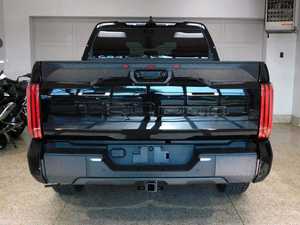 Tundra AWD 2025 Usada, Asientos de Cuero, Transmisión Automática, Motor 4.5L, Techo Panorámico, Volante a la Izquierda/Derecha, Tundra AWD 4X4 Pickup - Product Image 2