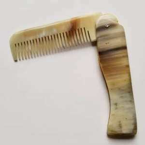 Peine para el Cuidado del Cabello de Cuerno Natural Hecho a Mano CRAFT EXIM con Grabado a Mano para el Cuidado Diario y un Cabello Suave - Product Image 1