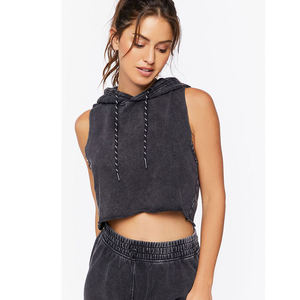 ชุดสั้นสองชิ้นแขนกุดสำหรับผู้หญิงชุดเล่นกีฬาสีพื้นฤดูร้อนของผู้หญิงเสื้อวอร์มกางเกงขาสั้นเสื้อมีฮู้ด - Product Image 1