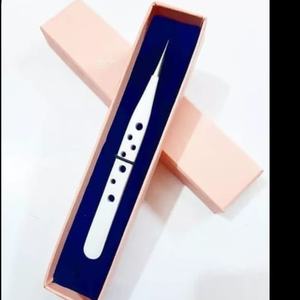 Pince à cils durable en acier inoxydable de haute qualité avec pointe pointue avec emballage en boîte - Product Image 5