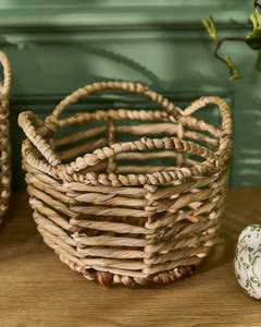 Panier en jacinthe d'eau naturelle durable pour un rangement domestique longue durée avec une résistance tissée à la main - Product Image 1