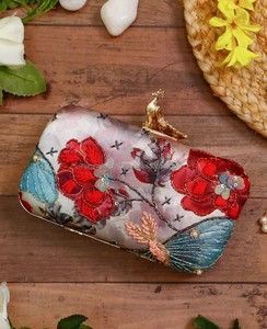 Sac à main de créateur fait à la main exquise broderie artisanale Style classique perle accessoire indispensable pour les amateurs de mode - Product Image 1