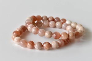 Top Quality Peach Color Moonstone 8mm Round Beaded Bracelet Premium Healing Crystal For Jewelry Fashion Meditation At Bulk Price - Product Image 6