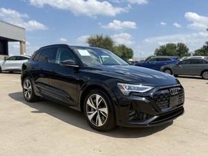 สร้างสรรค์พลังงานไฟฟ้าขั้นสูง 2024 ออดี้ คิว8 อี-ทรอน ควอตทร์ พรีเมียม - Product Image 5